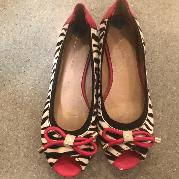 BCBG zebra flats - Picture 2 of 4